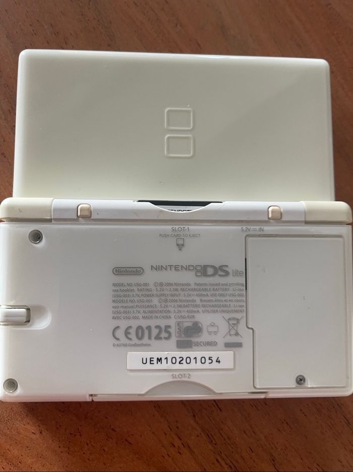 Ds lite blanches et 13 jeux - photo numéro 7