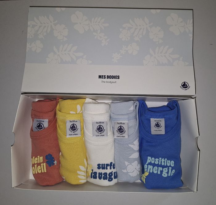 Lot 5 bodys petit bateau 3 mois - photo numéro 2