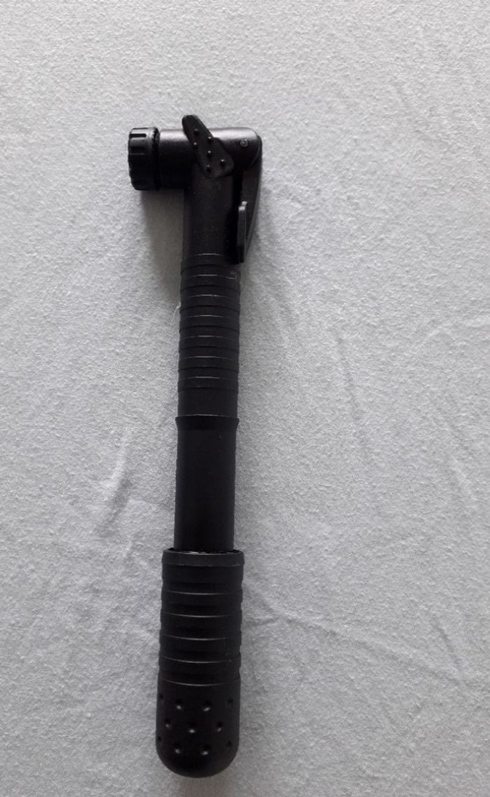 Pompe à vélo - photo numéro 2