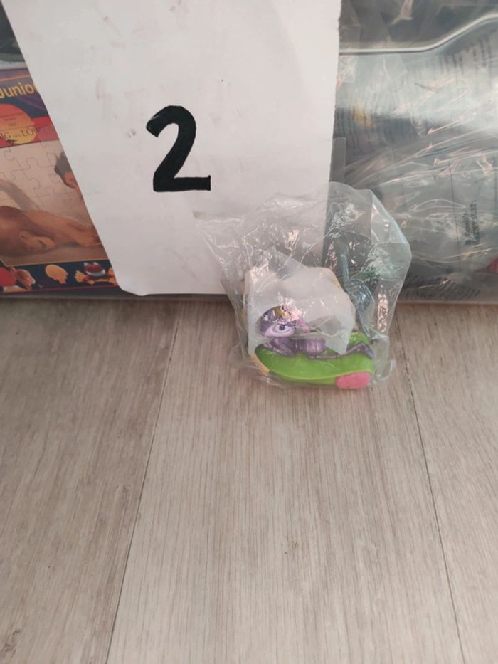 Figurine mille et une pattes - photo numéro 2