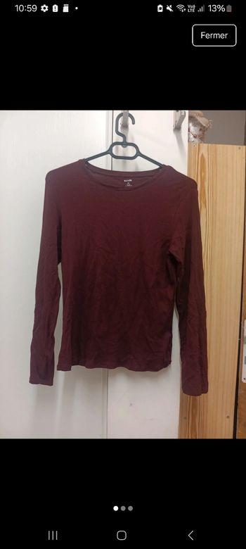 Haut bordeaux à manches longues 