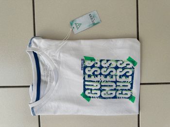 tee shirt blanc GUESS taille 16 ans NEUF avec étiquette