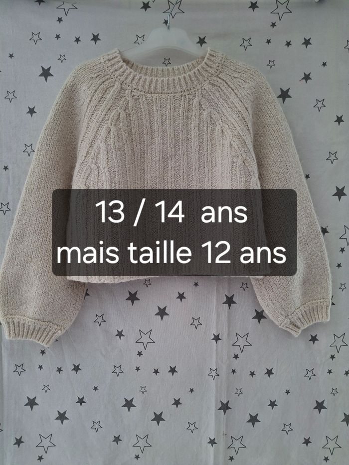 Pull croptop blanc cassé noté 13 14 ans mais taille 12 ans Zara