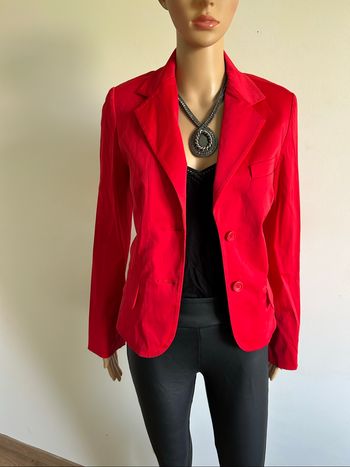 Blazer rouge satiné Mango taille européenne 38 jamais porté