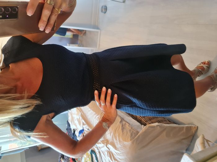 Robe bleue marine ajourée noire Naf Naf Taille 34 - photo numéro 3