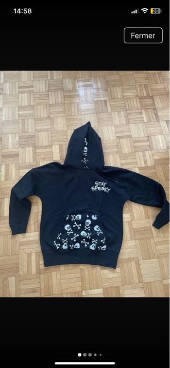 Sweat à capuche noir tête d mort 