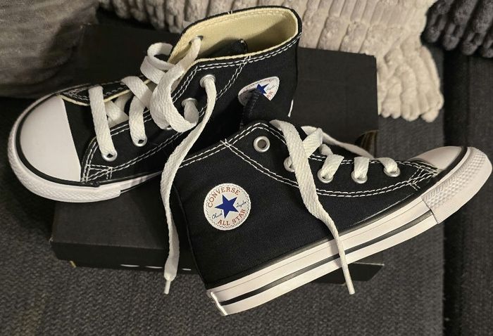 (Neuves non portées) 😍🥰🤩superbes baskets converses Pointure 24 unisex 😍🥰🤩 - photo numéro 2