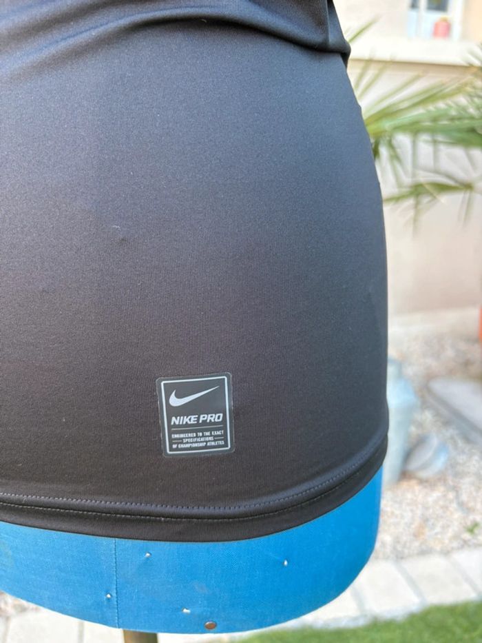 T shirt Nike dri fit - noir - taille S - comme neuf - photo numéro 2