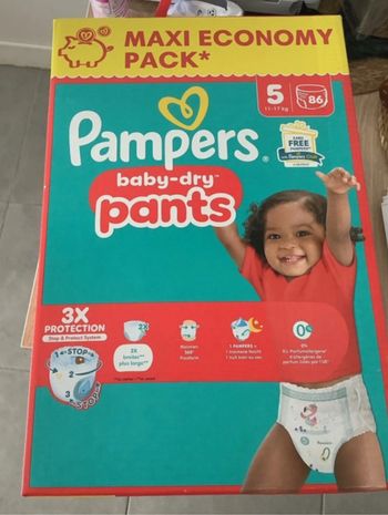Couches Pampers