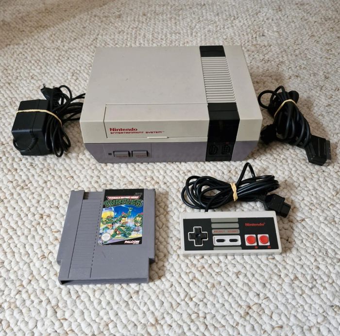 Console Nintendo nes et jeu tortue ninja tmnt en loose