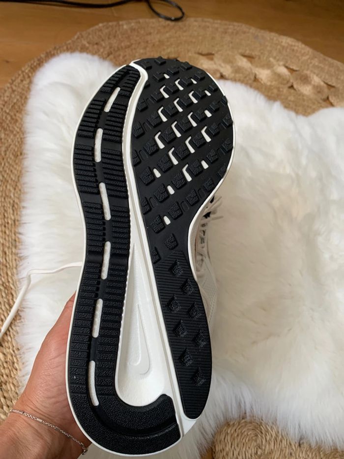 Magnifique Baskets Nike d’été blanche & bronze - photo numéro 8