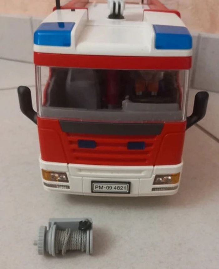 Camion d'intervention des pompiers Playmobil - photo numéro 5