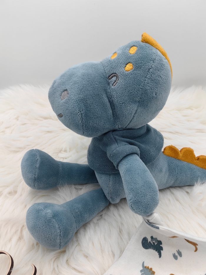 Doudou mouchoir dragon dinosaure bleu et jaune Auchan In Extenso - photo numéro 2