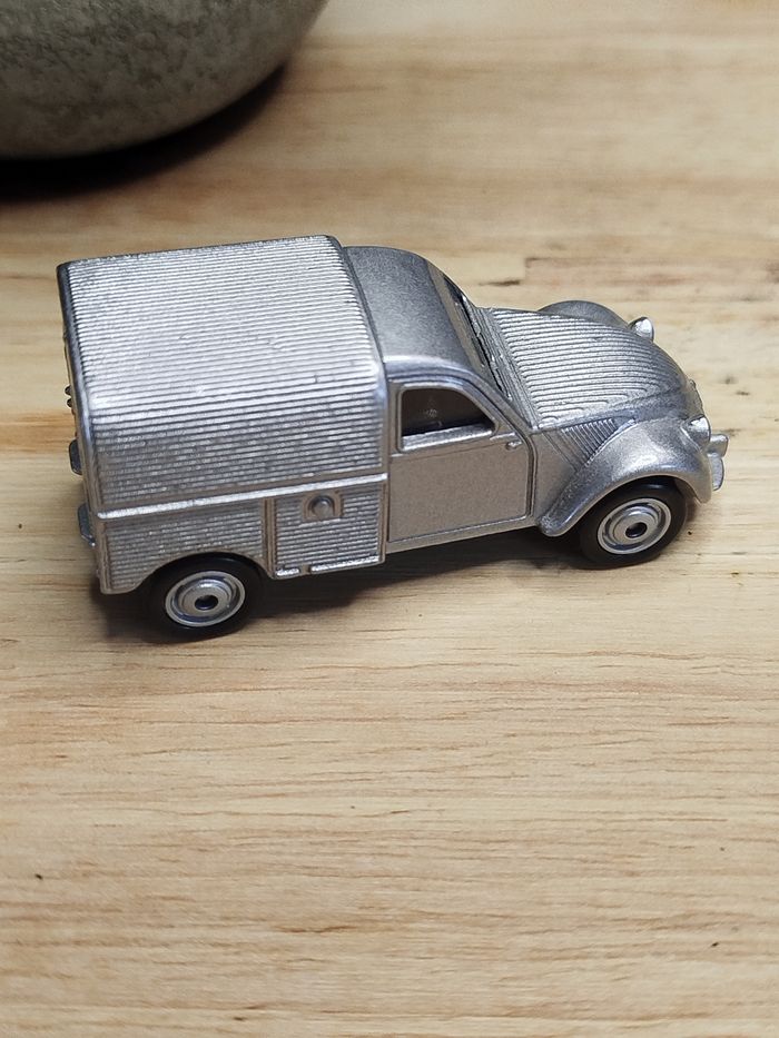 Voiture fourgonnette 2CV Citroën Welly - photo numéro 4