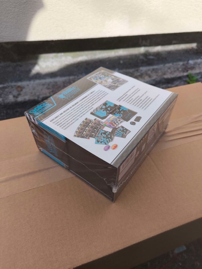 ETB Pokémon Foudre Noire EV10.5 - photo numéro 2