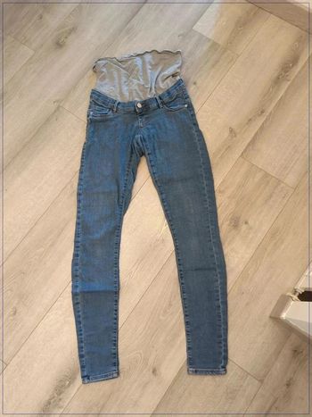 Jean taille 34 de maternité