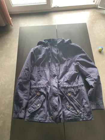 Veste bleu marine légère en très bon état