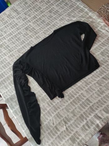 Pull noir large oversize volant Kiabi taille 38