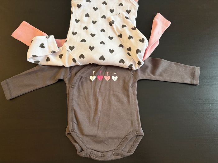 Lot de 3 bodies « LOVE » Manches longues Mots d’enfants Taille 3 mois. - photo numéro 4