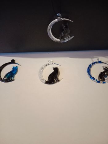 Pendentif chat lune