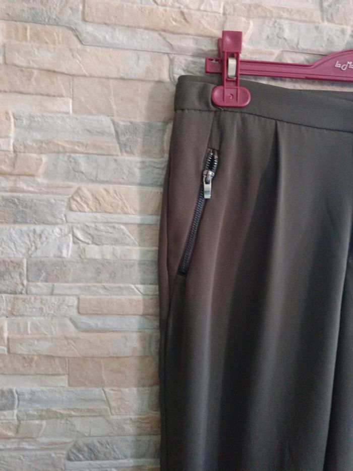 Pantalon kaki Bershka 38 - photo numéro 2