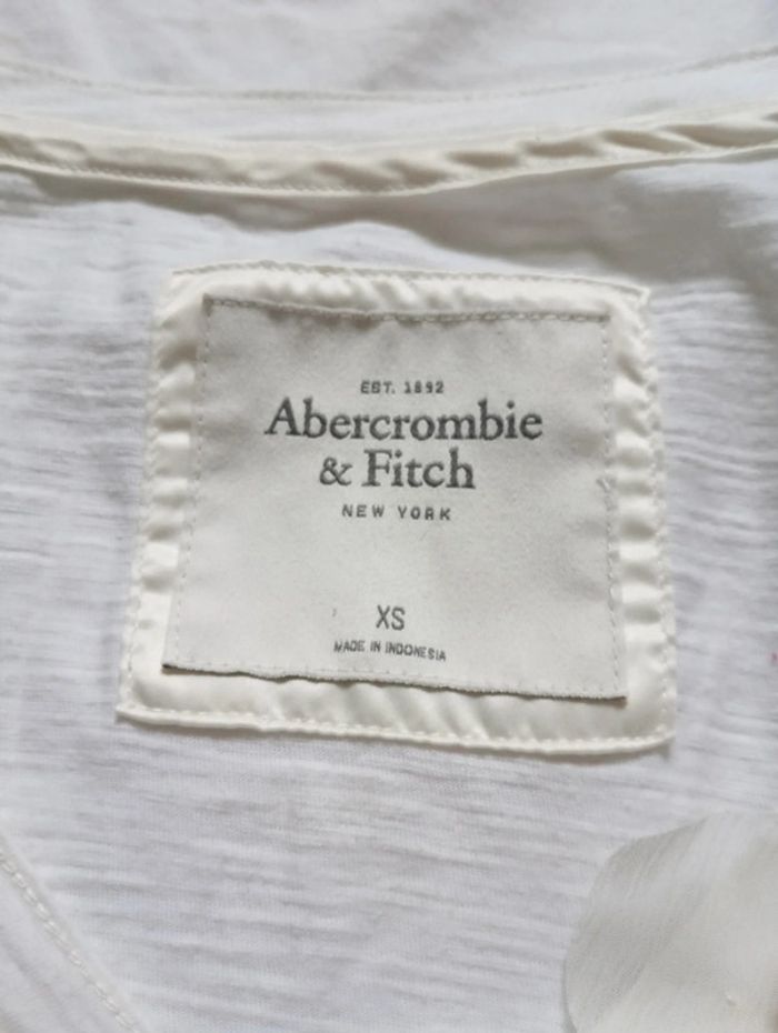 T-shirt blanc fleuri - photo numéro 2
