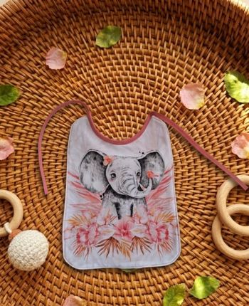 ​🐘 Adorable Bavoir à Nouer "Petit Éléphant" - Tons Vieux Rose