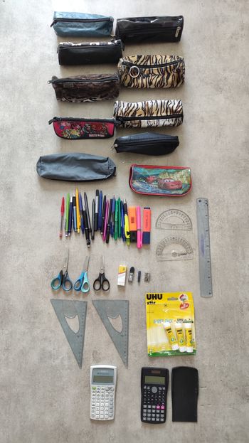 Lot complet fournitures scolaires 