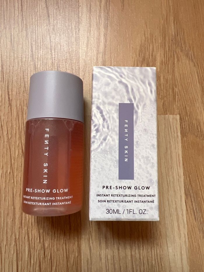 Fenty skin Pre-Show glow neuf