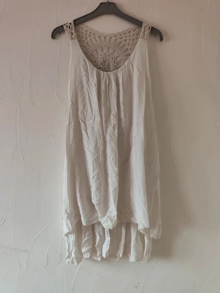 Magnifique robe d'été avec broderie dos taille 38