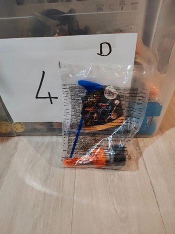 Figurine McDonald's fly wheels