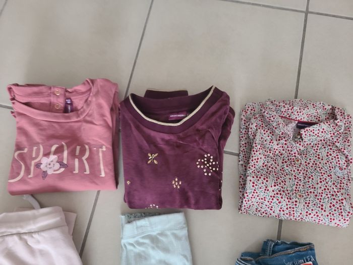 Lot vêtements fille 7 ans - photo numéro 2