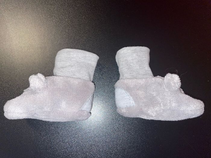 Chaussons bébé gris à tête d’ours taille 0-6 mois - photo numéro 5