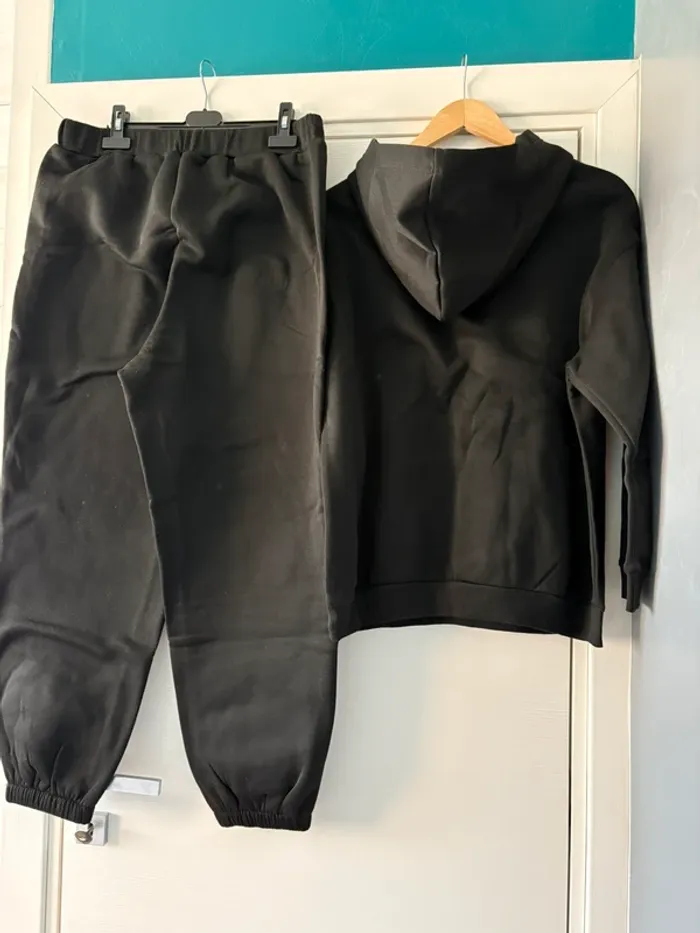 🔹 Ensemble jogging & sweat noir – SHEIN 🔹 - photo numéro 3