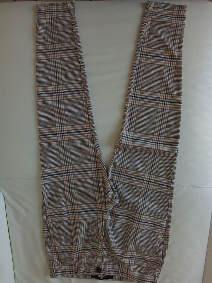 Lot de 2 pantalon homme excellent état très peu porté - photo numéro 2