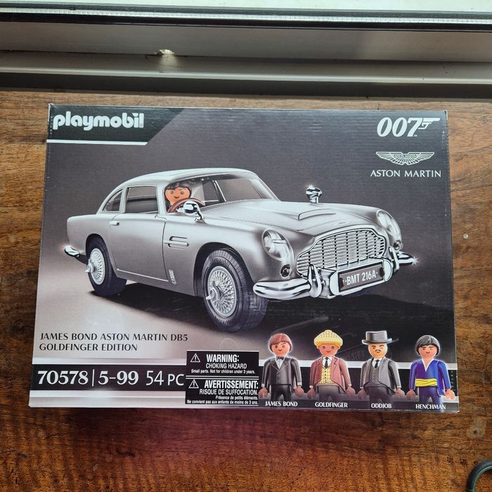 Voiture James Bond 007 Aston Martin DB5 Playmobil dans le film Goldfinger 1964 - photo numéro 2