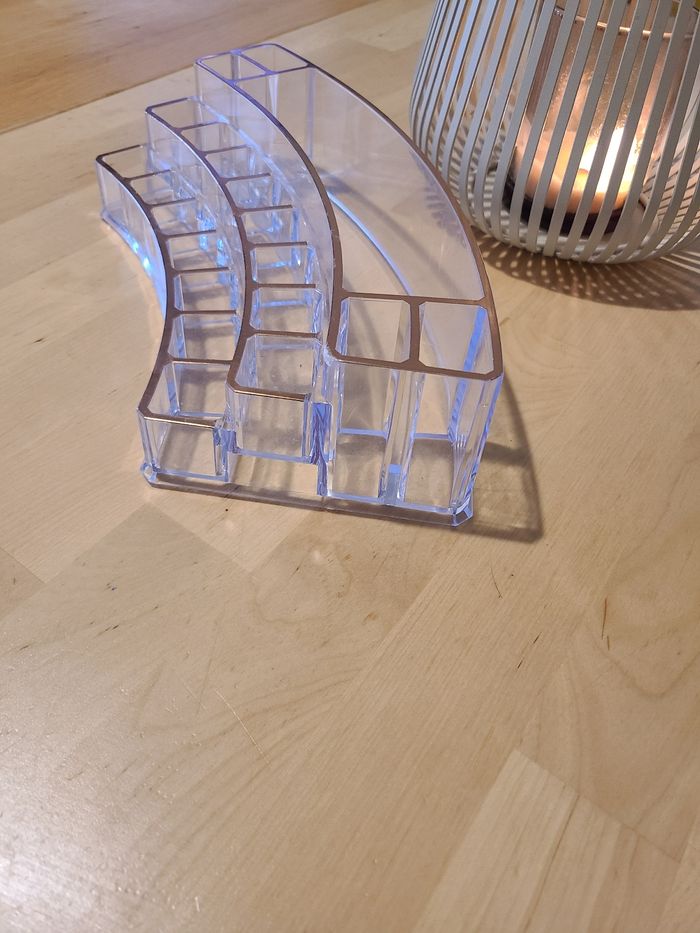 Présentoir à maquillage - photo numéro 4