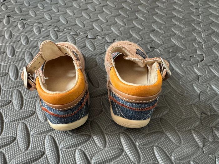 Chaussures Aster été pointure 17 cuir attache boucle - photo numéro 2