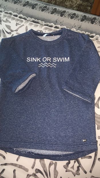 Sweat-shirt manches trois quart très bon état