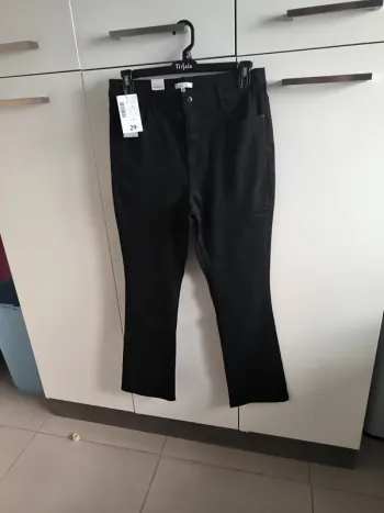 Jean neuf bootcut noir