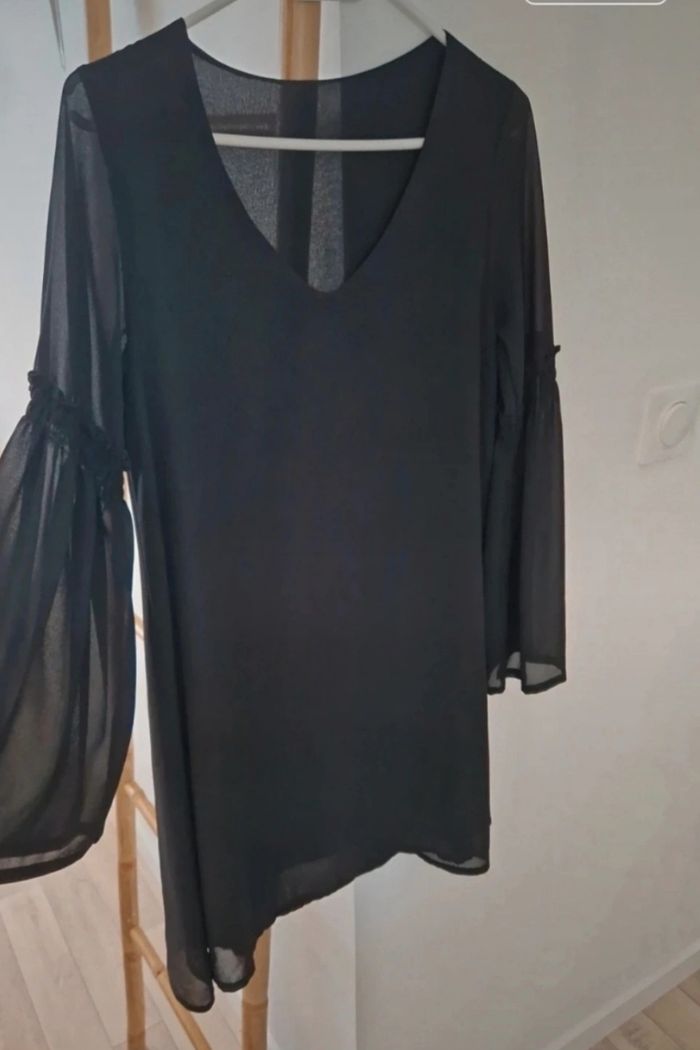 Robe noir - photo numéro 3