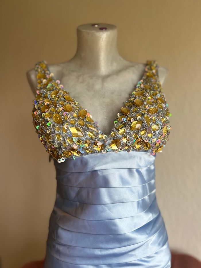 💙 Robe courte satinée bleu ciel FESTAMO – Taille 36 – Neuve sans étiquette 💙 - photo numéro 5