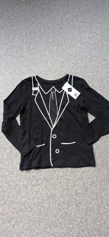 T-shirt garçon neuf taille 5 ans