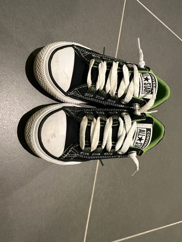 Converse All Star basse noire et verte pointure 27 - photo numéro 2
