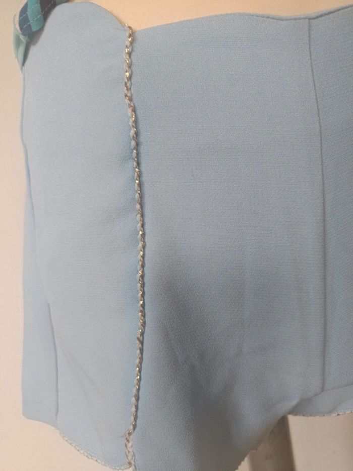 💎 short femme bleu clair et doré été t M 38 neuf extensible carminn Paris - photo numéro 5