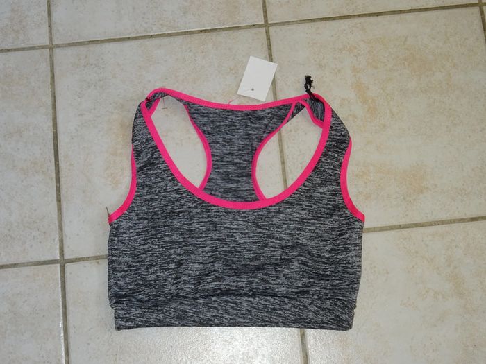 brassière sport neuve taille L/XL