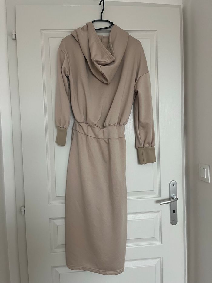 Robe beige - photo numéro 2