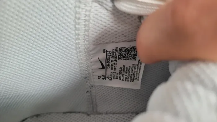 Baskets Nike taille 36,5 - photo numéro 5