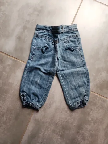 Magnifique jean taille 18 mois