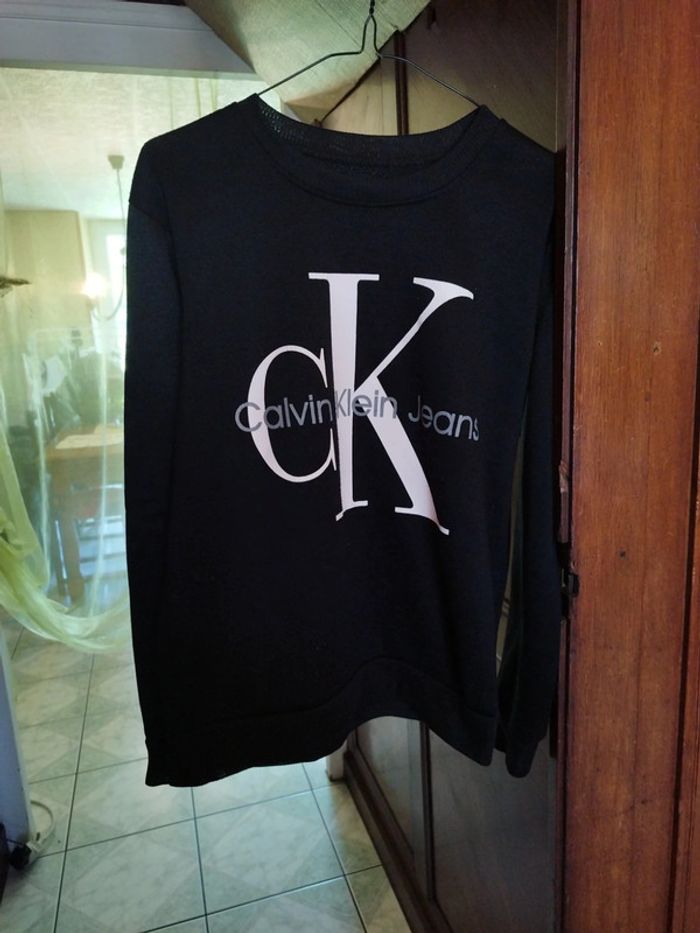 Pull sweat Calvin Klein noir vintage M/38 y2k - photo numéro 4